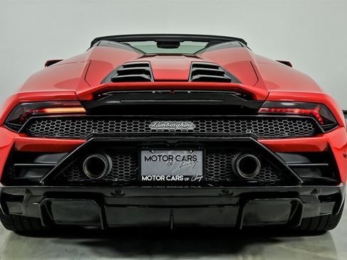 Used 2021 Lamborghini Huracan EVO RWD image 8