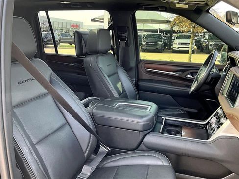 Used 2021 GMC Yukon XL Denali w/ Denali Ultimate Package image 10