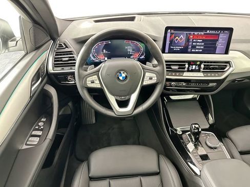 Used 2025 BMW X4 xDrive30i image 11