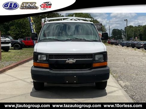 Used 2016 Chevrolet Express 2500 RWD image 2