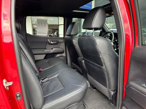 Used 2020 Toyota Tacoma TRD Sport w/ TRD Premium Sport Package image 13