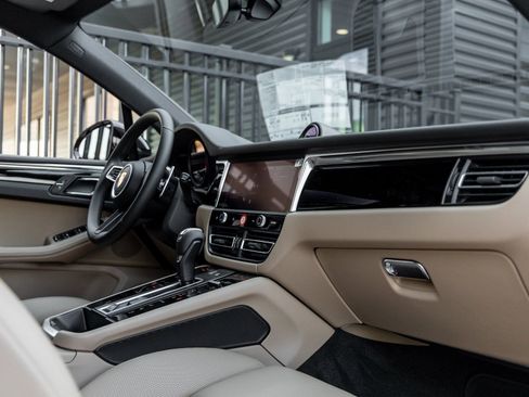 New 2026 Porsche Macan image 43