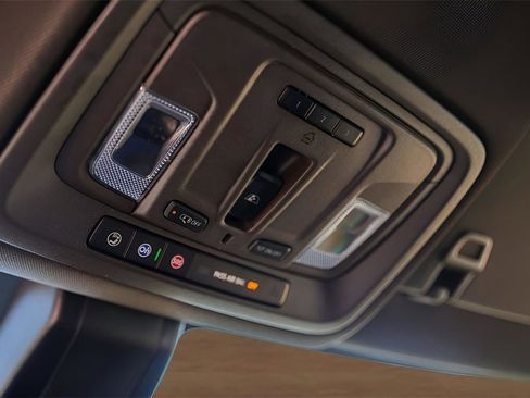 Used 2021 GMC Sierra 1500 SLT image 21