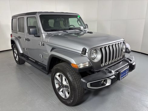 Used 2021 Jeep Wrangler Unlimited Sahara AWD/4WD image 2