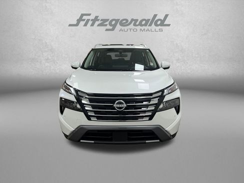 Used 2025 Nissan Rogue SL w/ SL Premium Package FWD image 10