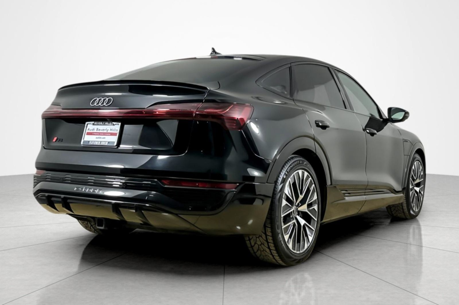 Used 2024 Audi Q8 e-tron Premium Plus AWD/4WD image 5