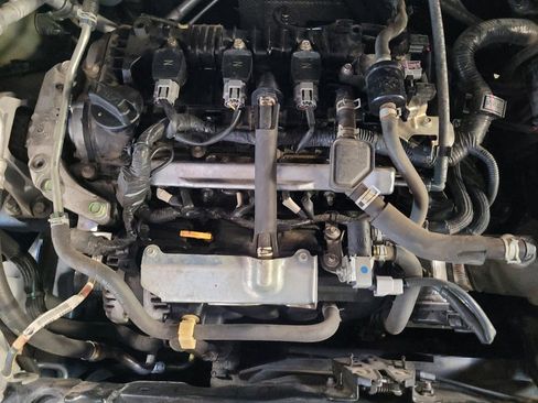 Used 2021 Nissan Versa SV image 30