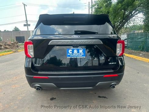 Used 2023 Ford Explorer XLT w/ Equipment Group 202A AWD/4WD image 12