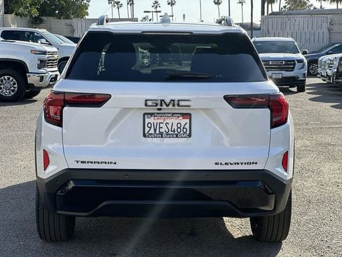 Used 2026 GMC Terrain Elevation w/ Black Edition image 5