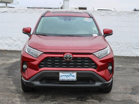 Used 2019 Toyota RAV4 XLE Premium w/ Carpet Mat Package FWD image 2