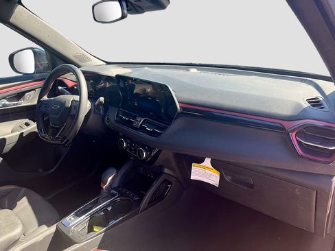 Used 2025 Chevrolet TrailBlazer RS w/ Convenience Package FWD image 28