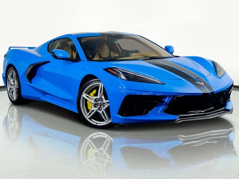 Used 2020 Chevrolet Corvette Stingray Premium Cpe w/ 3LT Preferred Equipment Group RWD image 4
