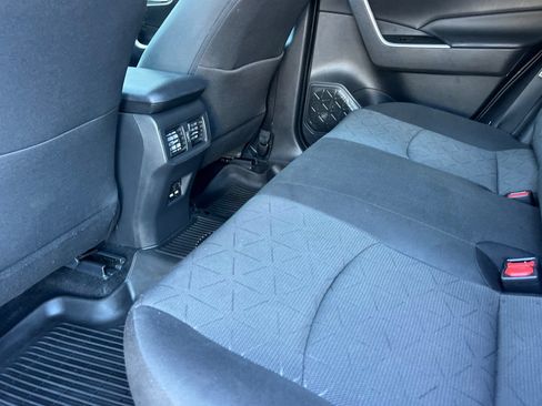 Used 2021 Toyota RAV4 XLE w/ XLE Grade Weather Package AWD/4WD image 15