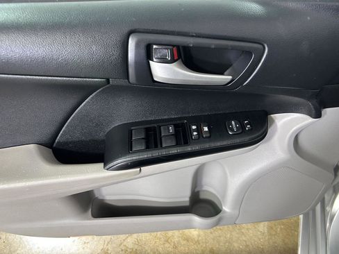 Used 2014 Toyota Camry LE FWD image 26