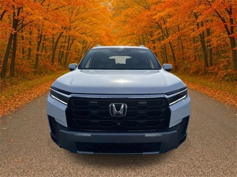 New 2026 Honda Pilot Touring image 2