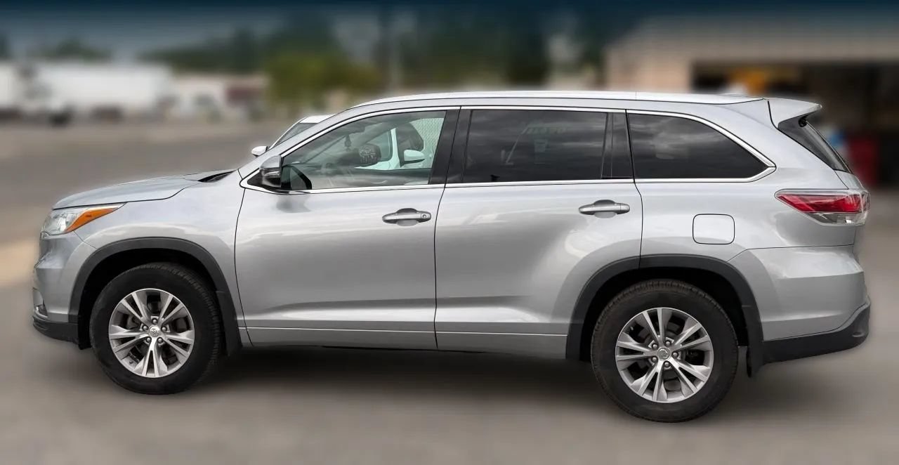 Used 2015 Toyota Highlander XLE AWD/4WD image 4