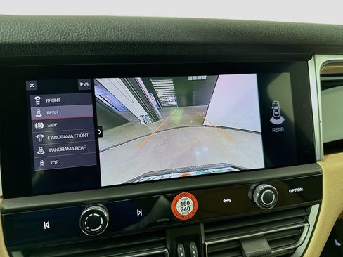 Used 2025 Porsche Macan image 17