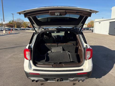 Used 2021 Ford Explorer King Ranch w/ Premium Technology Package image 7