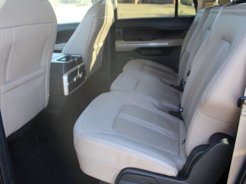 Used 2024 Ford Expedition Max Limited image 4