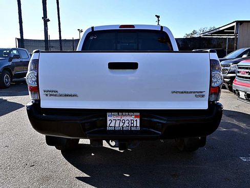 Used 2011 Toyota Tacoma PreRunner w/ Towing Pkg RWD image 6