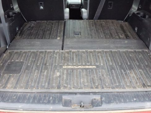 Used 2022 Toyota Highlander Platinum AWD/4WD image 7