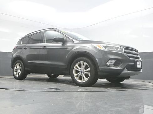 Used 2017 Ford Escape SE w/ Equipment Group 201A AWD/4WD image 38