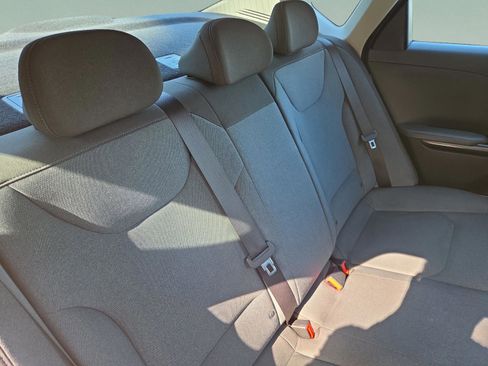 Used 2025 Kia K4 LXS FWD image 31