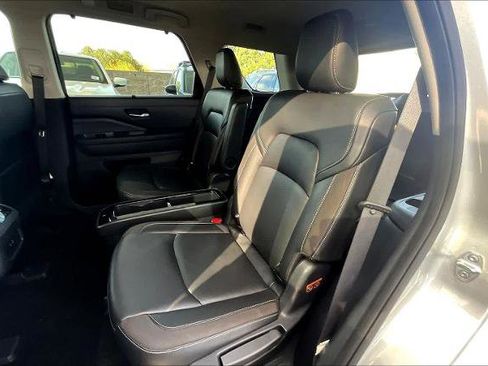 Certified 2023 Nissan Pathfinder SL w/ SL Premium Package image 19