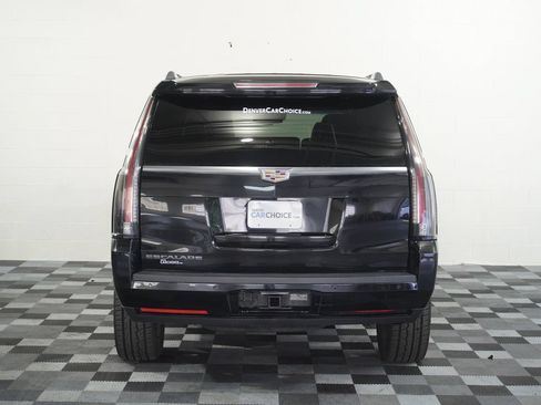 Used 2016 Cadillac Escalade Luxury AWD/4WD image 4
