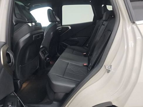 Used 2025 BMW X3 xDrive30i AWD/4WD image 3