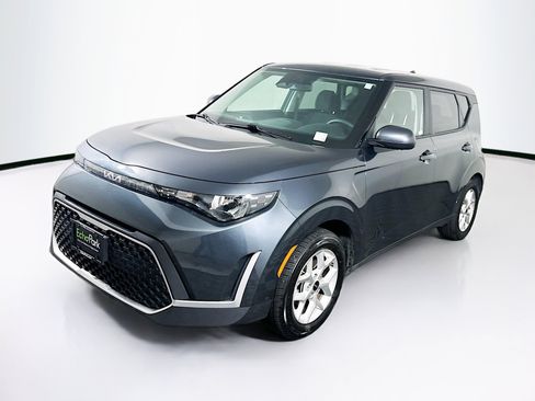 Used 2025 Kia Soul LX w/ LX Technology Package image 3