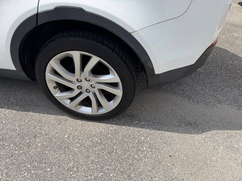 Used 2017 Land Rover Discovery Sport HSE AWD/4WD image 8