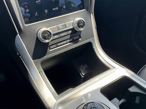 Used 2024 Ford Edge SEL image 12