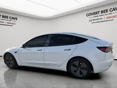Used 2021 Tesla Model 3 Standard Range Plus image 6