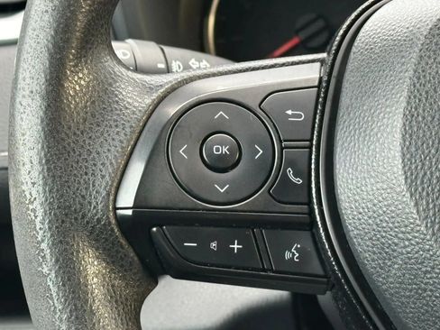 Used 2021 Toyota RAV4 XLE FWD image 32
