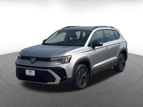 Used 2025 Volkswagen Taos S image 8