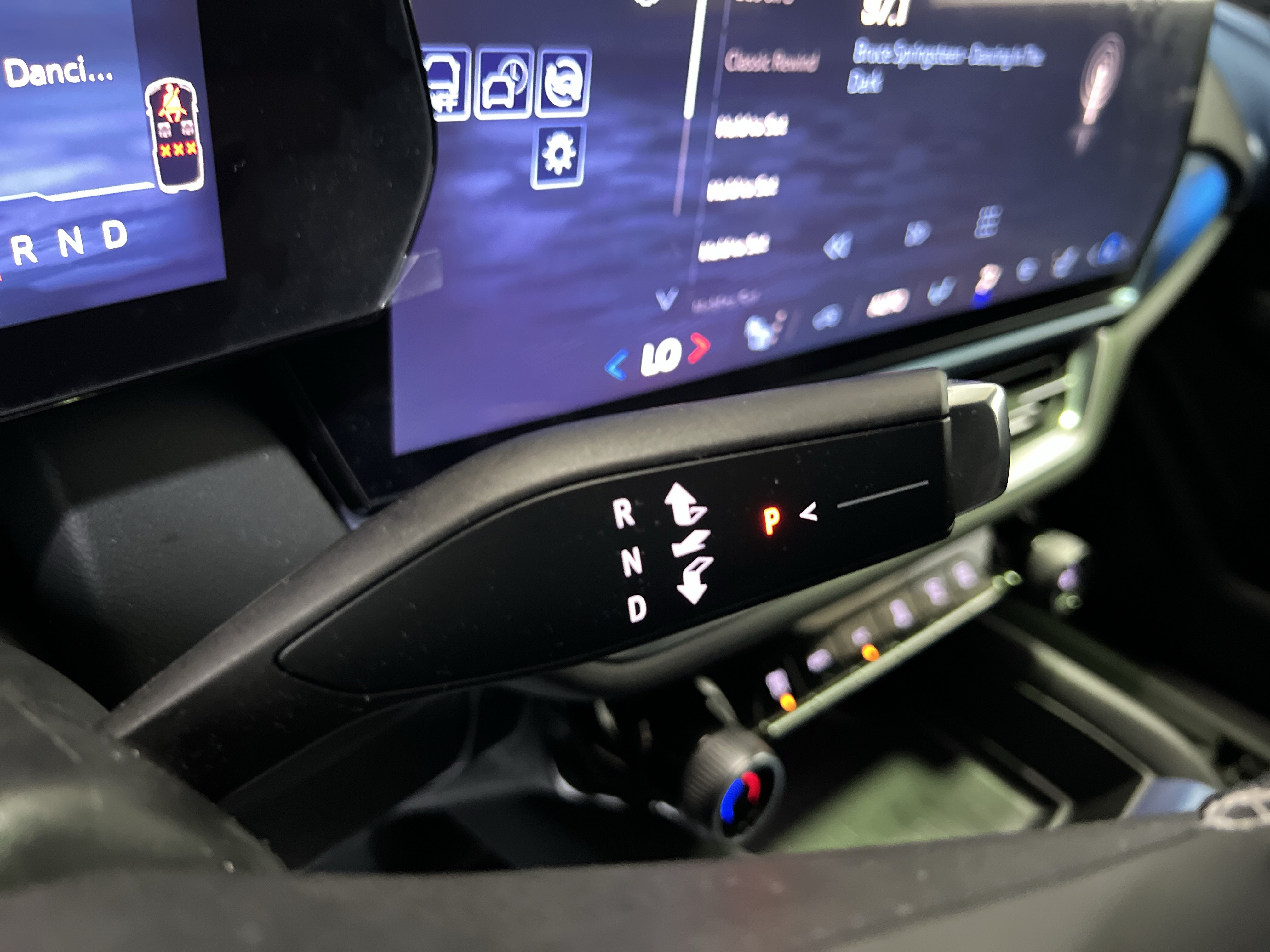 Certified 2024 Chevrolet Equinox EV LT FWD image 21