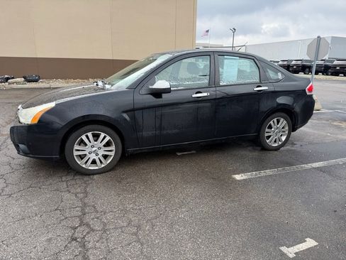 Used 2010 Ford Focus SEL image 1
