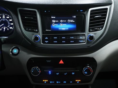 Used 2016 Hyundai Tucson Sport image 18