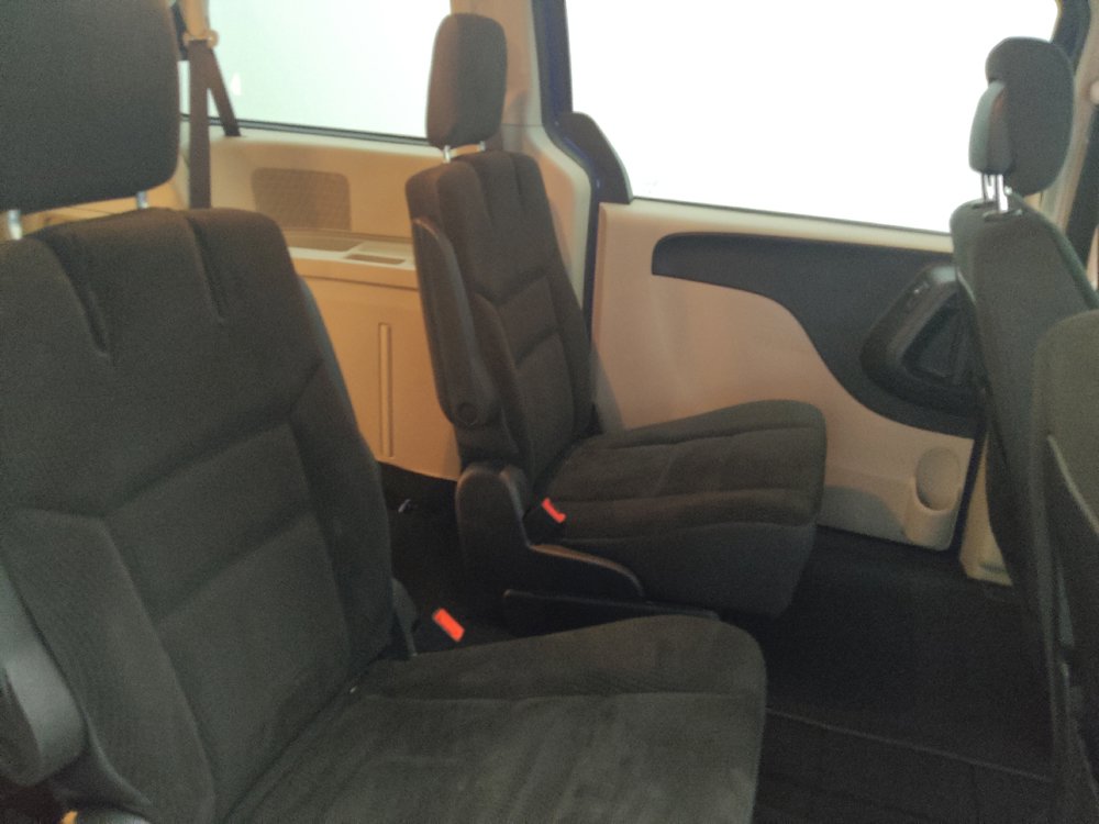 Used 2019 Dodge Grand Caravan SE w/ UConnect Hands-Free Group FWD image 19