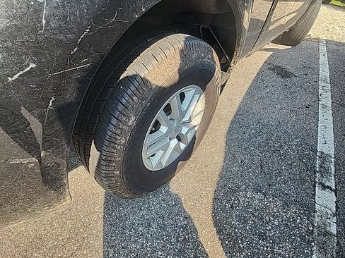 Used 2016 Nissan Frontier SV RWD image 14