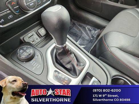 Used 2018 Jeep Cherokee Trailhawk w/ Cold Weather Group image 21