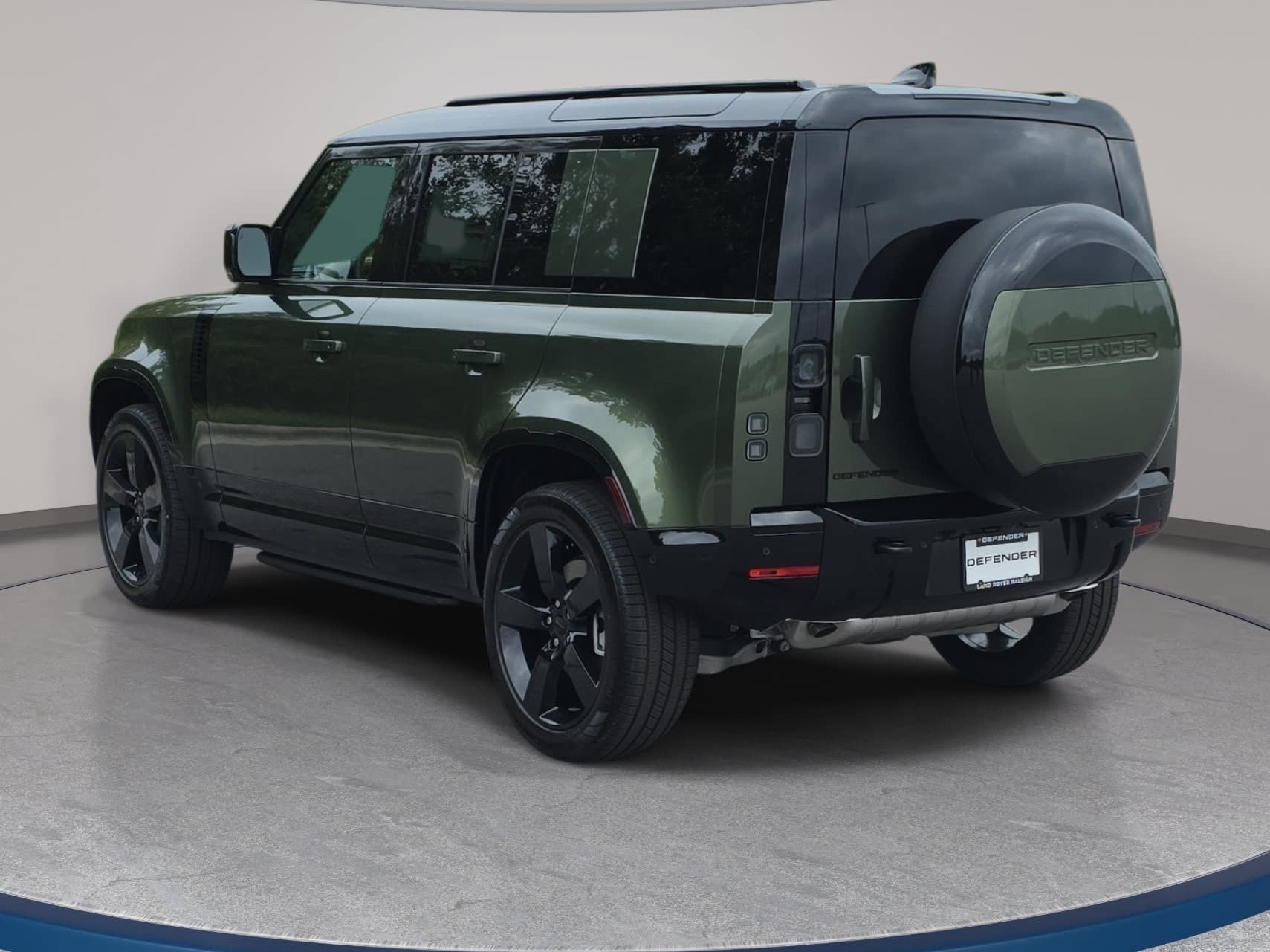 New 2026 Land Rover Defender 110 X-Dynamic SE AWD/4WD image 5