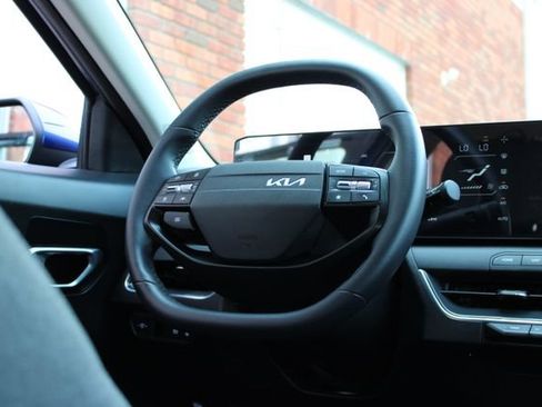 Used 2025 Kia K4 EX FWD image 36