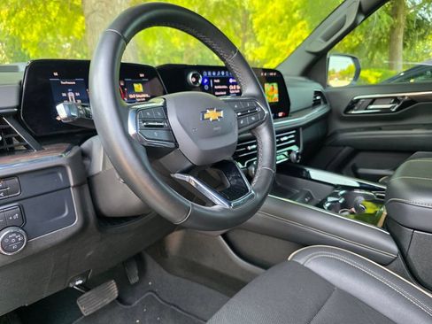 Used 2025 Chevrolet Tahoe Premier AWD/4WD image 14