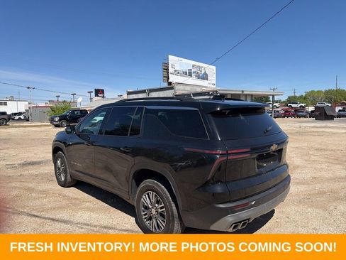 Used 2025 Chevrolet Traverse LT AWD/4WD image 4
