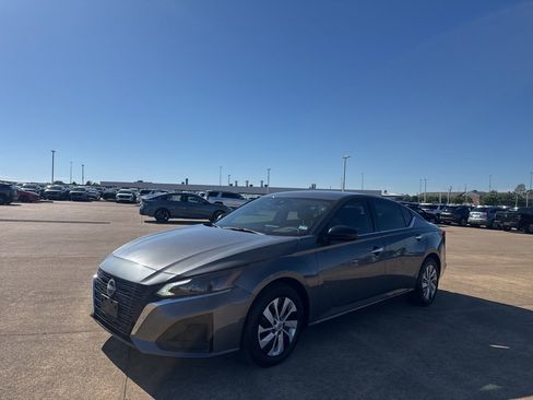 Certified 2025 Nissan Altima 2.5 S image 8