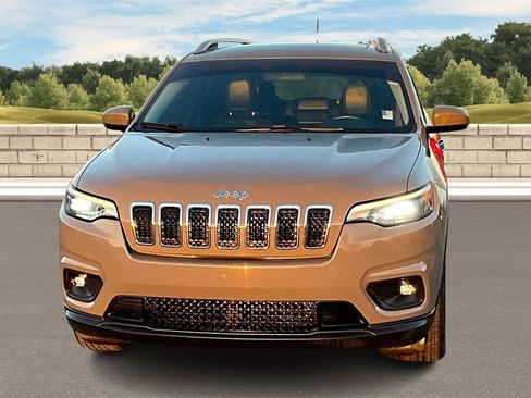 Used 2019 Jeep Cherokee Latitude Plus w/ Cold Weather Group image 3