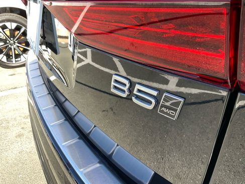 Certified 2025 Volvo XC60 B5 Ultra image 17