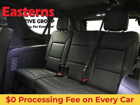 Used 2025 Chevrolet Suburban Z71 AWD/4WD image 28